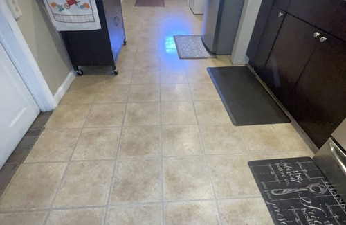 Northeast Philadelphia Apartamento | Safe Cozy Apt No Steps w/Washer& Dryer and private parking space in NE Phila