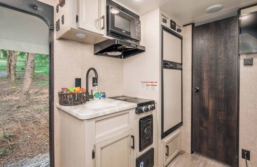 Roan Mountain Casa | Safe Haven Farm Jayco RV Camper in Roan Mountain
