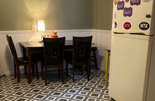 St. James Apartamento | Safe home in great town near StonyBrook