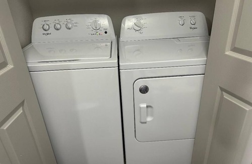 Murfreesboro Apartamento | Safe Nashville suburb. Minutes off I-24. Quiet, clean, kitchen, laundry.