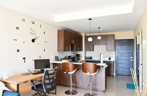 New Kingston Apartamento | Safe, Peaceful and centrally-located,furnished and equipped with most amenities.