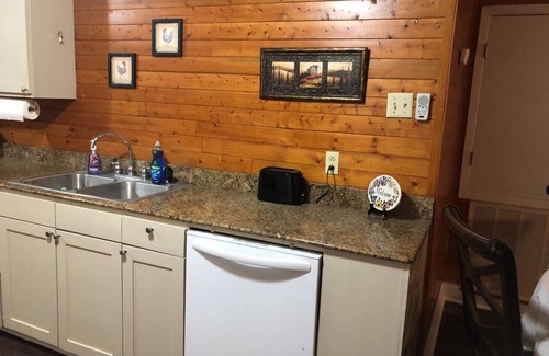 Pine Grove Casa | safe, quiet close to Hammond and interstates