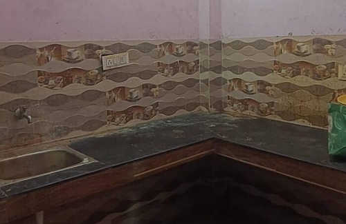 Naini Cabina | Safe rooms within500meter from ganga river ,near to sector 23,24,25- arail Ghat