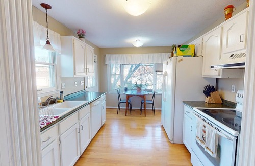 Buechel Casa | Safe, scenic, and convenient. Bordering a State Park!
