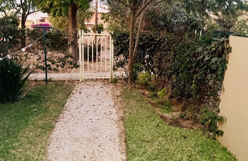 Lusaka Apartamento | Safe & secured villas, great location, suitable for business, family or leisure.