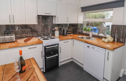 Caistor Cabaña | SAGE COTTAGE, family friendly, character holiday cottage in Caistor
