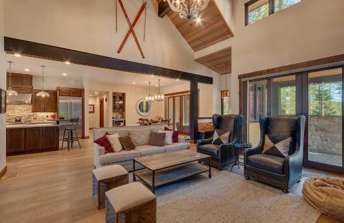 Truckee Casa | Sage Hen at Grays Crossing - Gorgeous 4BR 4BA Home w Private Hot Tub