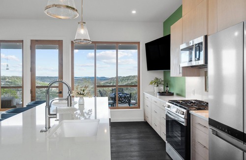 Fredericksburg Casa | Sage Rock, a beautiful guesthouse in the heart of Fredericksburg wine country.