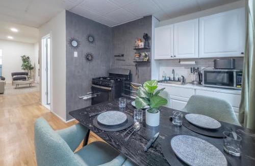 Hoboken Apartamento | Sage Stay by the Train, We Pay Half Your Parking, 2 Queen Beds plus Sleeps 6