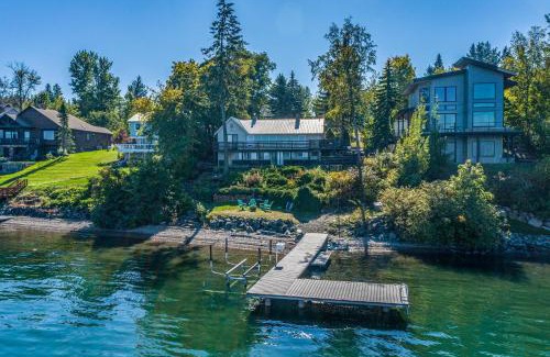 Sandpoint Casa | Sagle Lakefront Escape Private Beach Access!