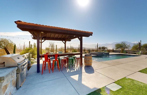 Desert Hot Springs Casa | Saguaro Gardens desert retreat on 5 acres with pool, pool spa, & casita