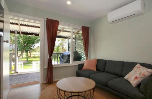 Anna Bay Casa | Sahara Trails Cabin 2 WiFi Air Conditioning Horse Riding and much more