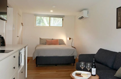 Anna Bay Casa | Sahara Trails 'Complex' - Sleeping groups, WiFi, Air Conditioning, Horse Riding and much more !!