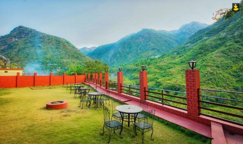 Bullawala Hotel | Sahastradhara RiverResort