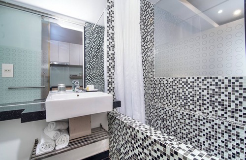 Phu My Hung Hotel | Saigon South Serviced Apartments 2