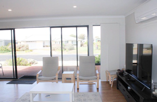 Waterhouse Casa | Sail Away - Great Entertainer