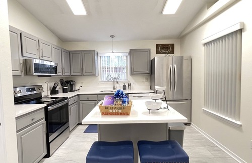 West Pensacola Casa | Sail Away- Pool, Huge Game Room, Kareoke & Arcade