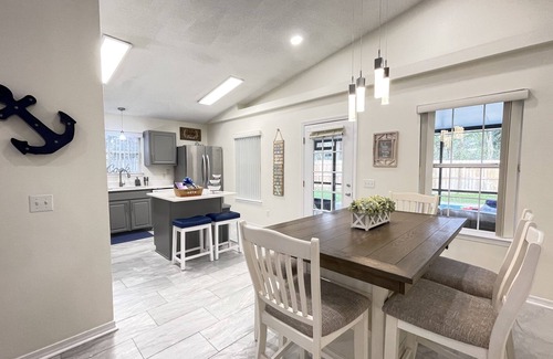 West Pensacola Casa | Sail Away- Pool, Huge Game Room, Kareoke & Arcade