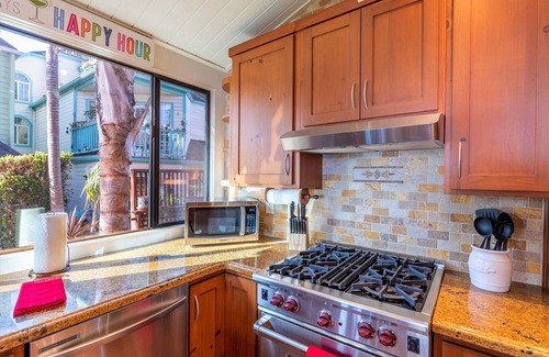 Mission Beach Casa | Sail Bay Sanctuary with Waterfront Patio & Sunset Views - Bayside Breeze