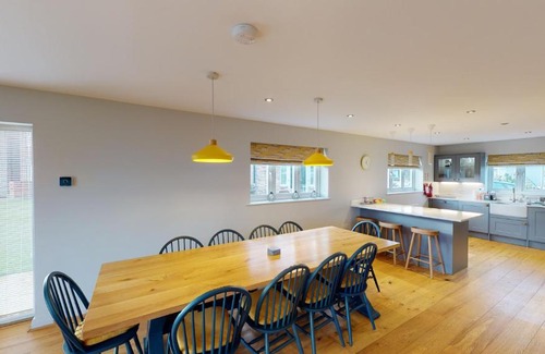Filey Casa | Sailaway Cottage at The Bay Filey with resort pool and gym