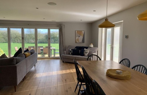 Filey Casa | Sailaway Cottage at The Bay Filey, sleeps 8-10, pet-free