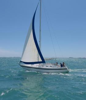 La Vila Olimpica del Poblenou Alquiler De Eote | Sailing Experience in Barcelona