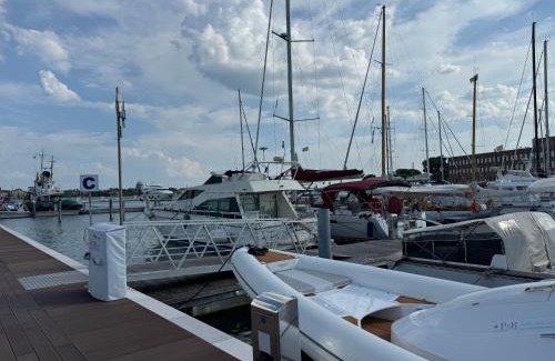 Castello Alquiler De Eote | Sailingboat TOUR with lunch, drinks and swimming in the sea