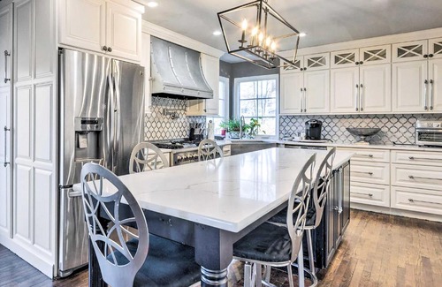 St. Charles Casa | Saint Charles House Near Historic Downtown!