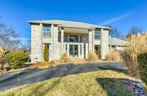 St. Charles Casa | Saint Charles House Near Historic Downtown!