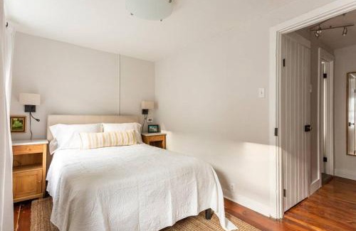 Manayunk Casa | Saint Davids Cottage in Manayunk, Walk to Train, Main Street