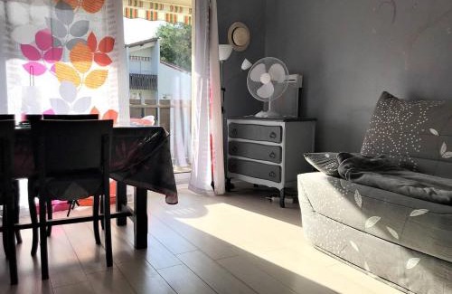 Saint-Georges-de-Didonne Apartamento | Saint Georges de Didonne - STUDIO CABINE - résidence boisée - PROCHE CENTRE