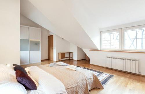Old Town Apartamento | Saint John Two Bedroom Cottage by Reside Baltic