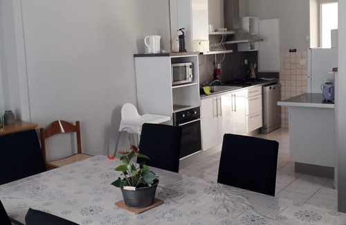 Parame Cabaña | Saint-Malo Gîte 3-7 people, walking distance to the beach and shops, 3 bedrooms wifi parking