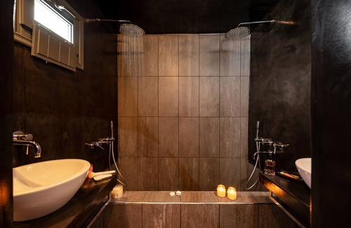 Imerovigli Hotel | Saint Sin Suites