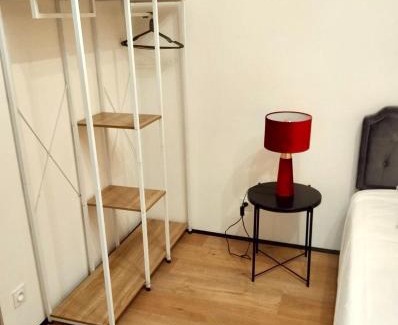 Republique Apartamento | Sainte Cécile 1- Appartement spacieux et lumineux