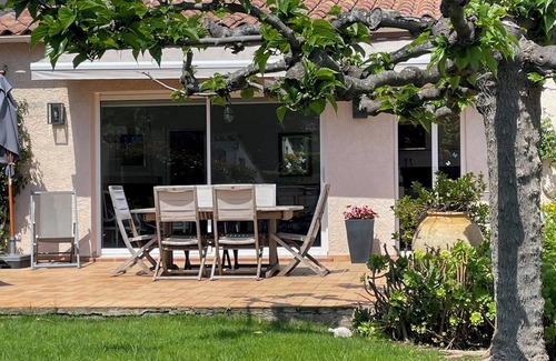 La Nartelle Casa | Sainte maxime nice house 250m from la nartelle beach .clim wifi