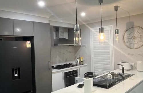 Marsden Park Casa | SairParadise luxuries and affordable stay for all family, groups and couples .