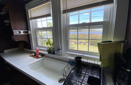 Little Compton Casa | Sakonnet Point Water View Cottage con 8 minutos a pie de idílica playa privada ...
