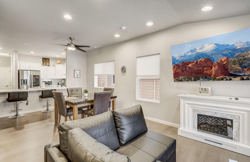 Southeast Colorado Springs Casa | Sakura Springs