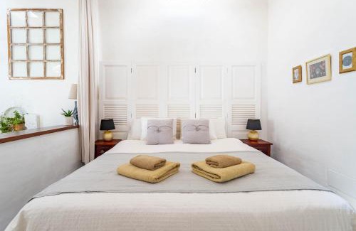Tiagua Apartamento | Sala Botanica Studio - Shared Pool - Central Island Location - 10 mins drive to Famara and La Santa