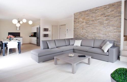 Sala Comacina Apartamento | Sala Comacina Residence Apartment 5 - Sleeps up to 10 by Italian Apartments