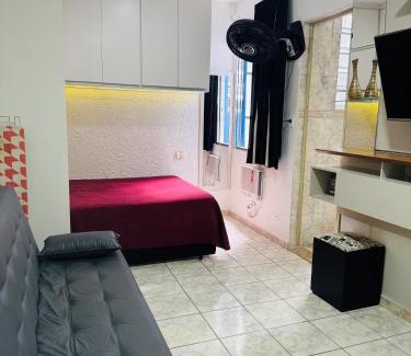 Ponta da Praia Apartamento | Sala living em prédio Familiar na Av da Praia
