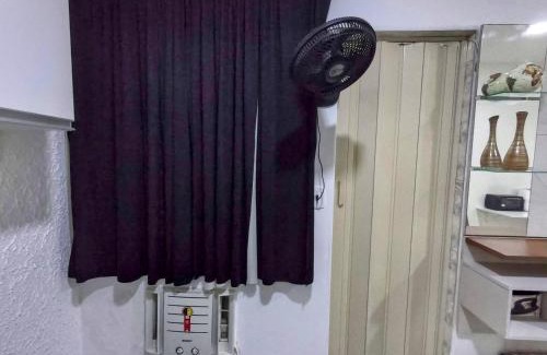 Ponta da Praia Apartamento | Sala living em prédio Familiar na Av da Praia