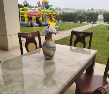Salalah Chalet De Esquí | Salalah, Rotana Resort, Abu Badar Al Wahibi