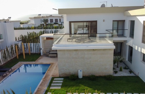 Tamrhakht Villa | Salam Taghazout - luxury-Villa-De Lujo-Baño para personas con movilidad reduc...