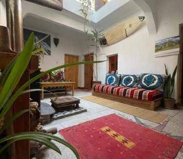 Sidi Ifni Casa | SALAS waveclimbing company