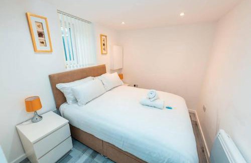 Trafford Apartamento | Sale 2-Bedroom Apt - Sleeps 5 - Free Parking