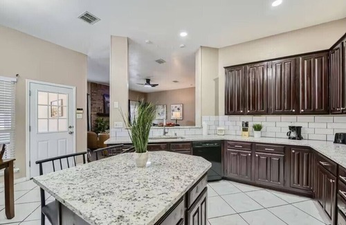 Grand Prairie Casa | Salem Home in Grand Prairie