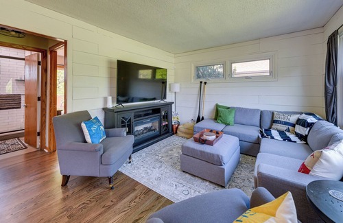 Salem Lakes Cabaña | Salem Lakeside Getaway w/ Grill & Deck!