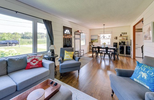 Salem Lakes Cabaña | Salem Lakeside Getaway w/ Grill & Deck!